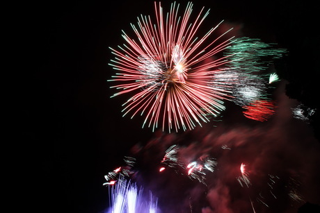 Edinburgh_festival_Fireworks2011_09_resize.JPG