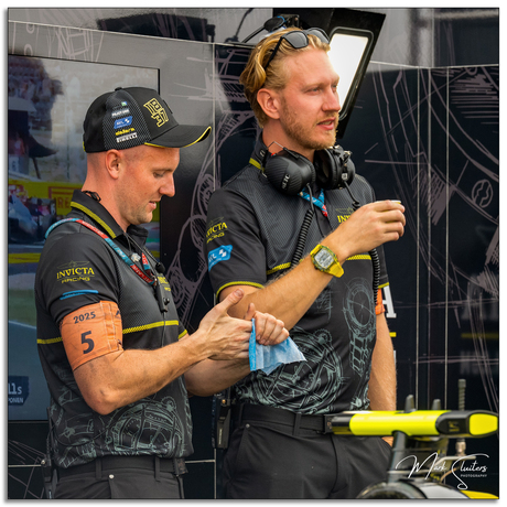 Invicta Racing - Hungaroring 2025 - Werkzaamheden in de Paddock F2