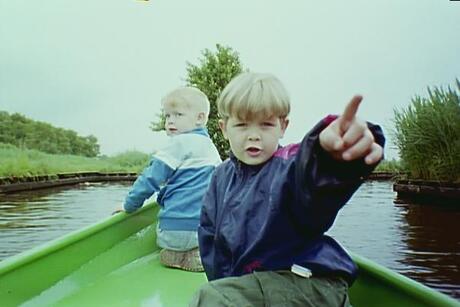 Jongens in giethoorn