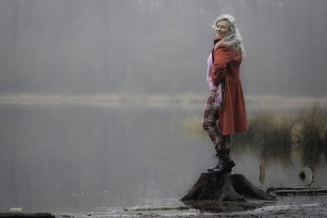 Poseren tijdens de boswandeling 