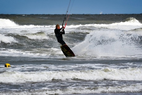 Kitesurfer