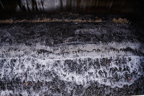 Sluis met watertanden