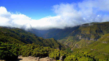 Mountains Madeira (groot zien)