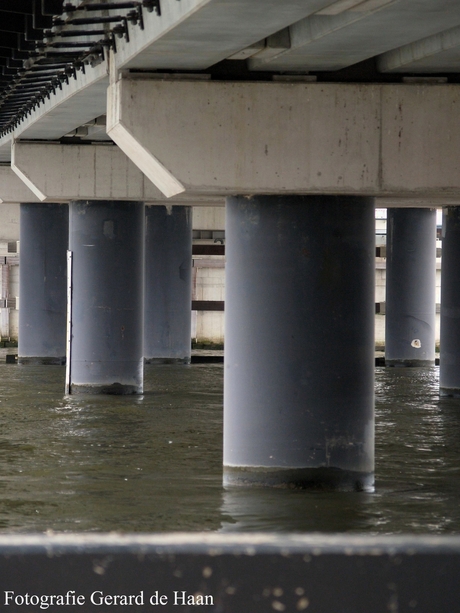 Pilaren van een brug