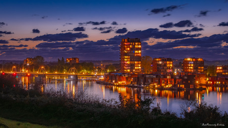 Avondlicht over Haarlem