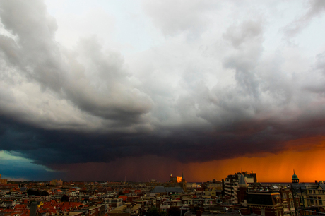 Onweer boven scheveningen