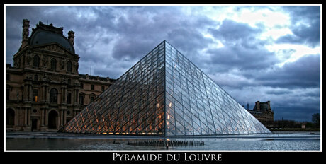 Pyramide du Louvre