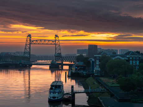Zonsopkomst met de HEF