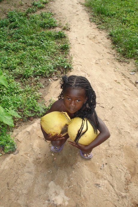 Meisje in Suriname Binnenland