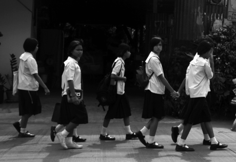 Schoolkinderen in uniform