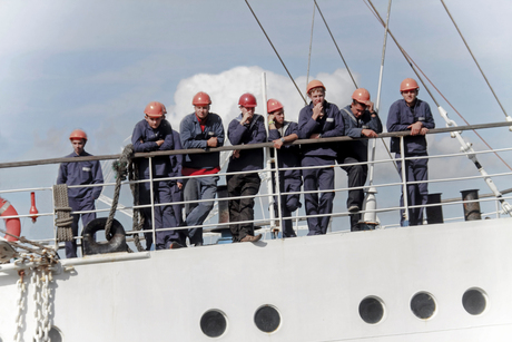 Werklui op het Tall ship MIR