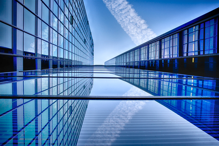 Reflections in Architecture - Kantoorgebouw van een bank in Frankfurt am Main - foto door kajak op 25-08-2013