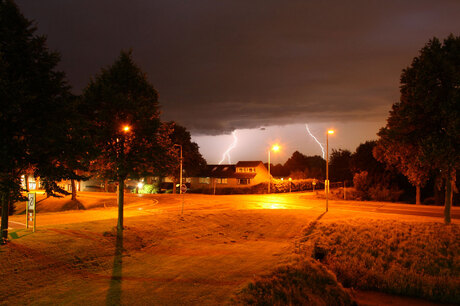 Onweer boven 's-Gravendeel