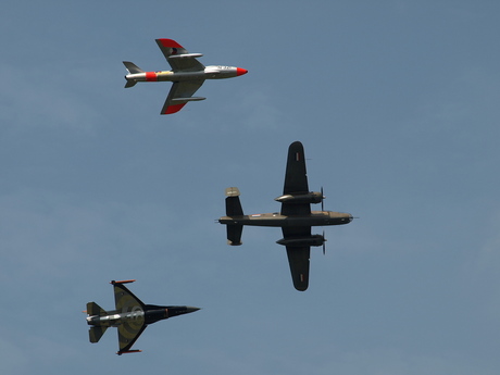 Oud en Nieuw: Demo Open Dag Luchtmacht