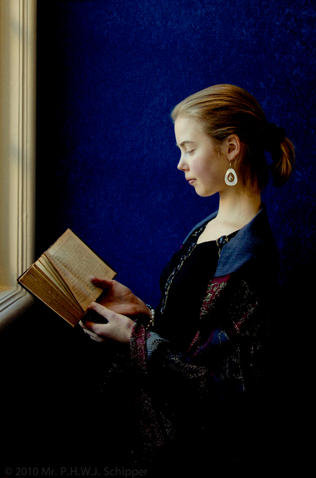 Vrouw met boek
