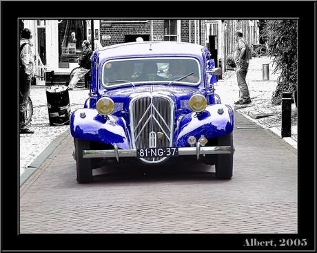 Oldtimer in blue