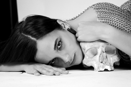 portret met schedel en malienkolder