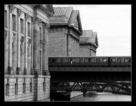 Spoorbrug in Berlijn