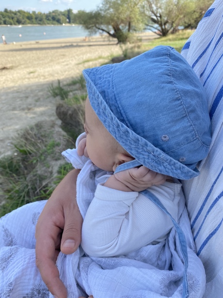 Baby Benjamin(3,5mndn) aan de Donau