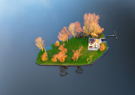 Huisje op een Eiland in Fries meer