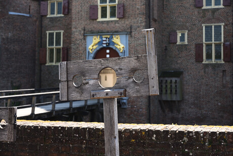 De schandpaal van kasteel Ammersoyen. 