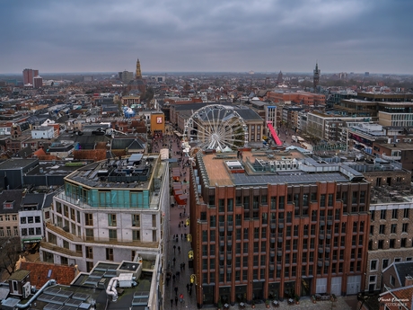 Winters goud onder een grijze hemel.