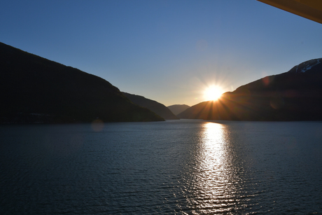 de zon komt op in de Eidfjord