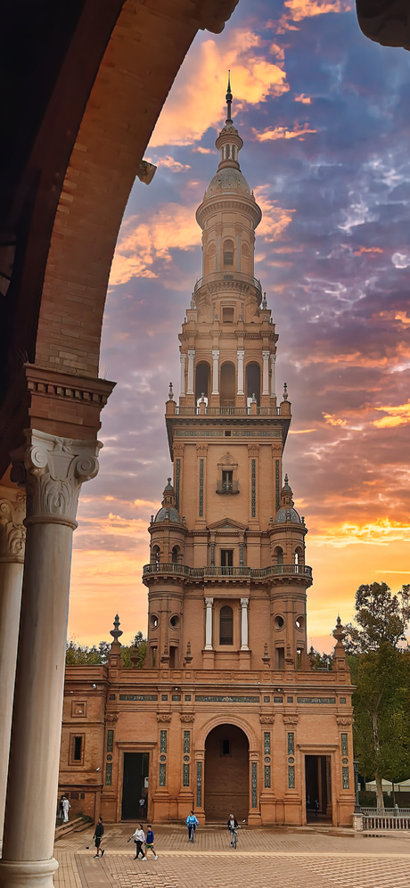 Spaanse Plein in Sevilla bij avondrood