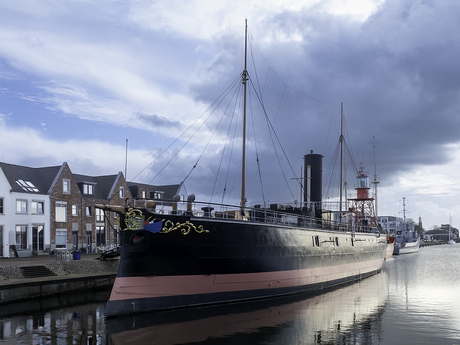 Ramtorenschip De Buffel in Hellevoetsluis
