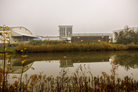 Een verlaten industrieterrein 