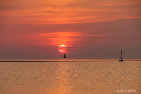 Zon gaat onder op Schiermonnikoog