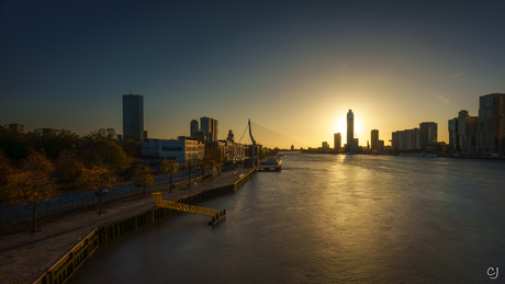 Rotterdam in de avond
