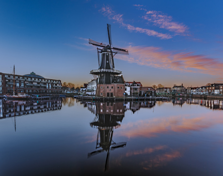 Haarlem - Molen de Adriaan zonsopkomst