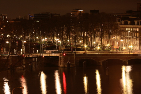 amstel bij nacht