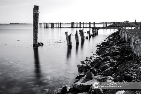 Vervallen veerhaven in Zeeland