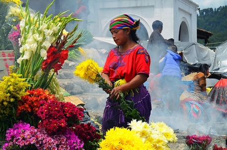 At the flowermarket in Chichicastenango