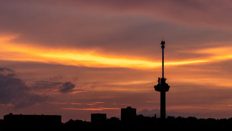 euromast in avondlicht