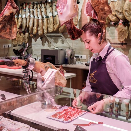 Serranoham-verkoop in Sevilla.