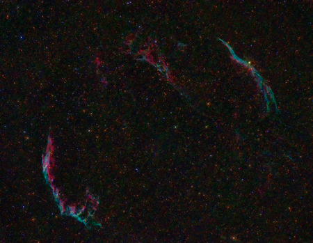 Cygnus Loop (Veil nevels) - Medio november 2022 heb ik vanuit mijn achtertuin in Houten opnames gemaakt van de ‘Cygnus Loop’ met de Veil-nevels. 

Per opname zijn de volgende in - foto door ALEBruil op 31-01-2023 - deze foto bevat: astrofotografie, veil nevel, cygnus loop, lange sluitertijd, nachtfotografie, stacken, stretchen, atmosfeer, organisme, astronomisch object, atmosferisch fenomeen, heelal, ster, wetenschap, middernacht, sterrenbeeld, ruimte