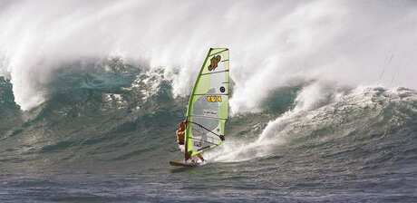 windsurfing