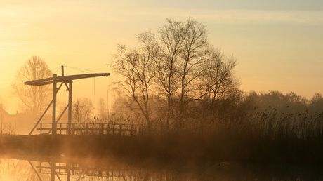 Bruggetje in de Weerribben......