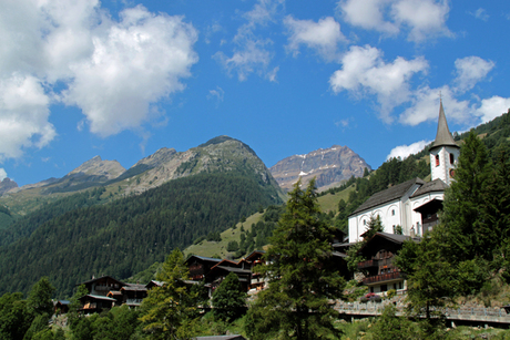Het dorpje Kippel in Wallis, Zwitserland
