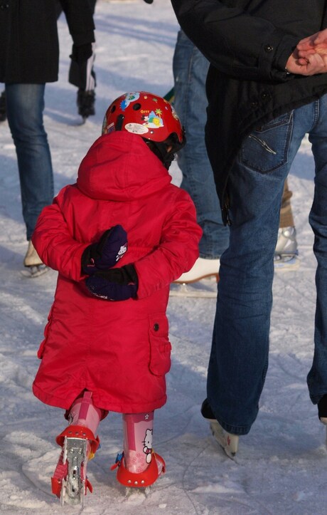 Het rode schaatsmonstertje..