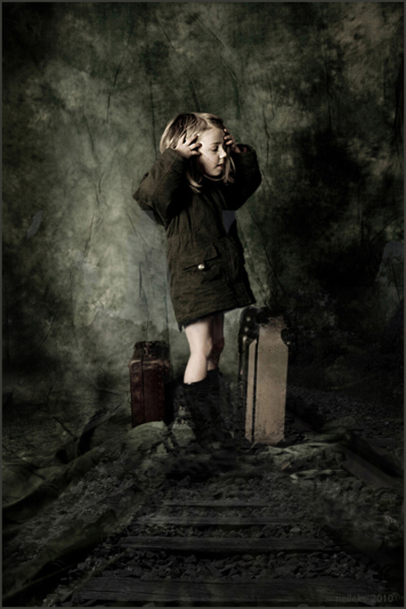 should i stay or should i go - - - foto door nelleke_zoom op 24-02-2010 - deze foto bevat: portret, koffer, vertrek, lizzy, nelleke