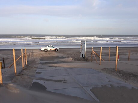 20200217_085503 Strand opgang Arends duin NA de storm 17 feb 2020