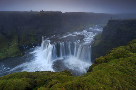 Mistige waterval, IJsland