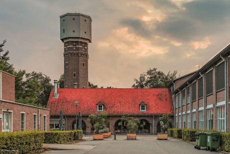 Watertoren, behorend bij de psychiatrische inrichting "Huize Voorburg" 