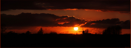 zon onder in Holland