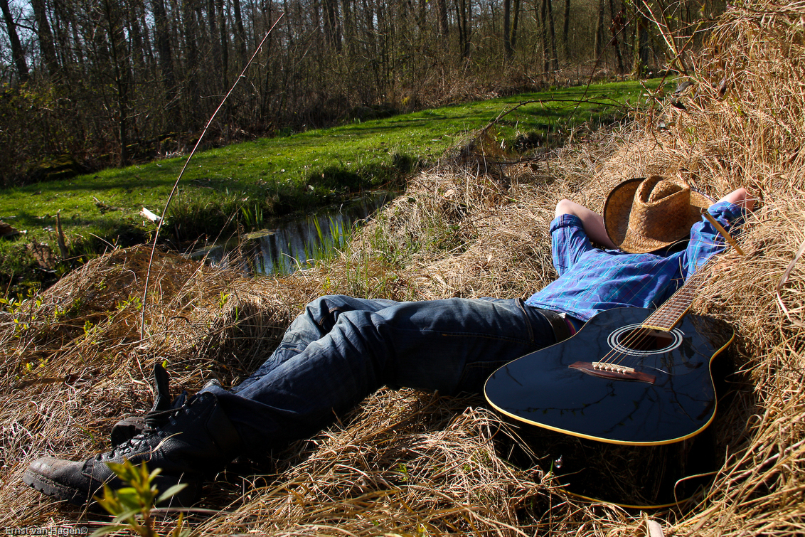 se reposer - Model: Driek - foto door ernstig_zoom op 11-04-2010 - deze foto bevat: zon, water, reflectie, rivier, zonlicht, moeras, ernst, reflectiescherm, driek