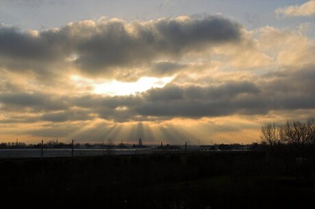 Achter de wolken...